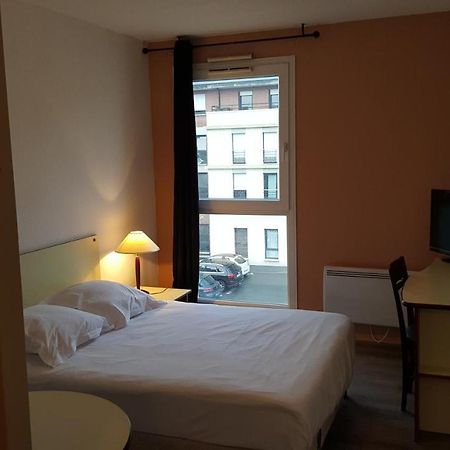 Residence Hoteliere Poincare マリニー＝レ＝コンピエーニュ エクステリア 写真