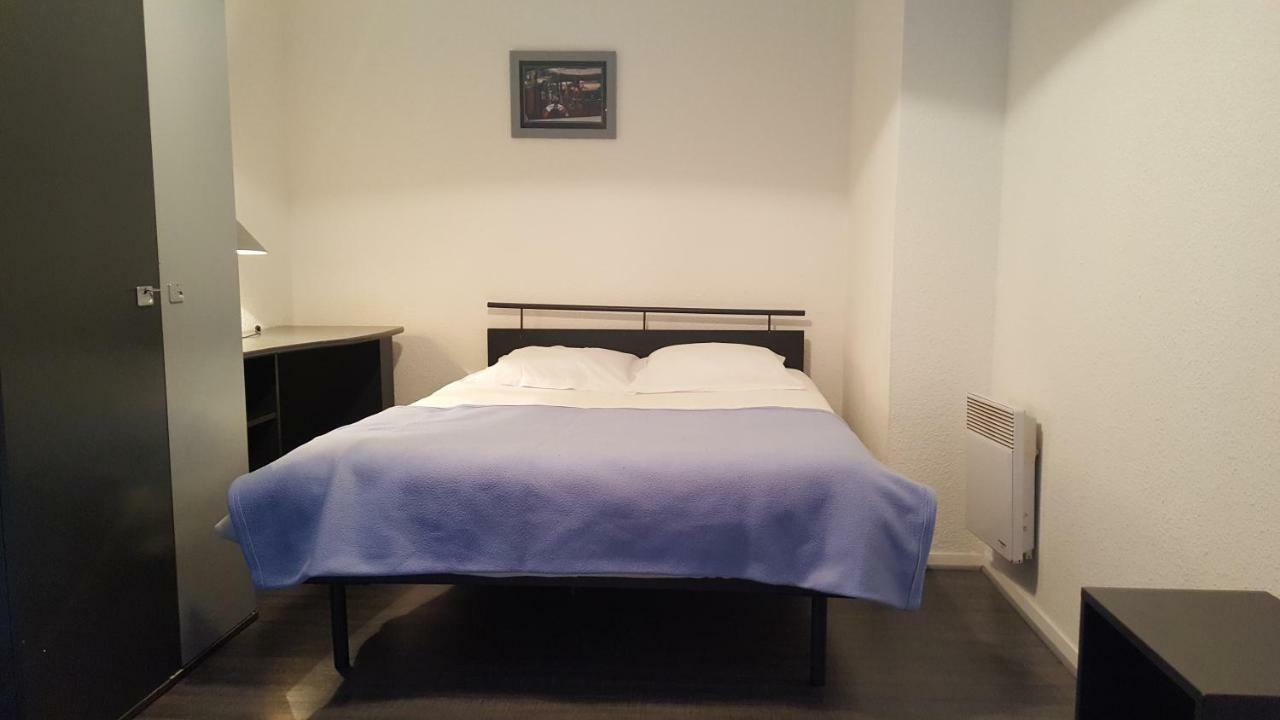 Residence Hoteliere Poincare マリニー＝レ＝コンピエーニュ エクステリア 写真
