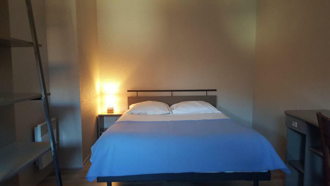Residence Hoteliere Poincare マリニー＝レ＝コンピエーニュ エクステリア 写真