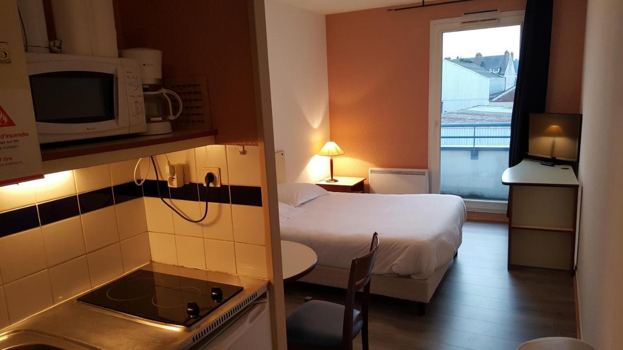 Residence Hoteliere Poincare マリニー＝レ＝コンピエーニュ エクステリア 写真