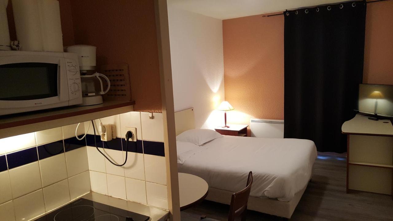 Residence Hoteliere Poincare マリニー＝レ＝コンピエーニュ エクステリア 写真