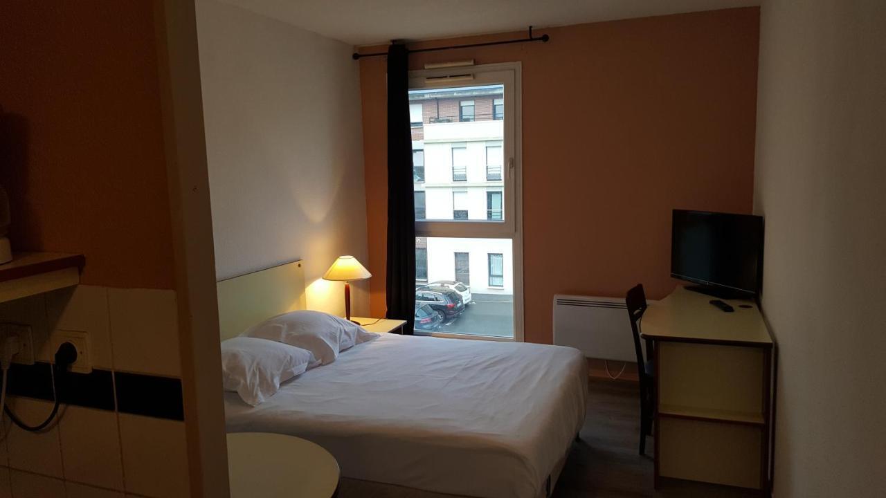 Residence Hoteliere Poincare マリニー＝レ＝コンピエーニュ エクステリア 写真